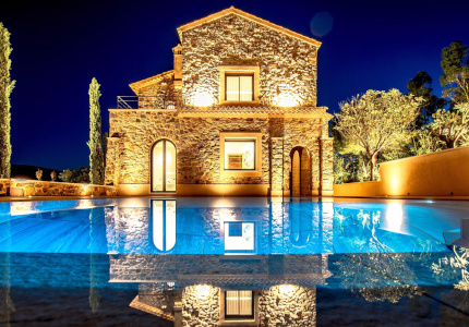 Vue de profil en perspective d'une maison de maître provençale